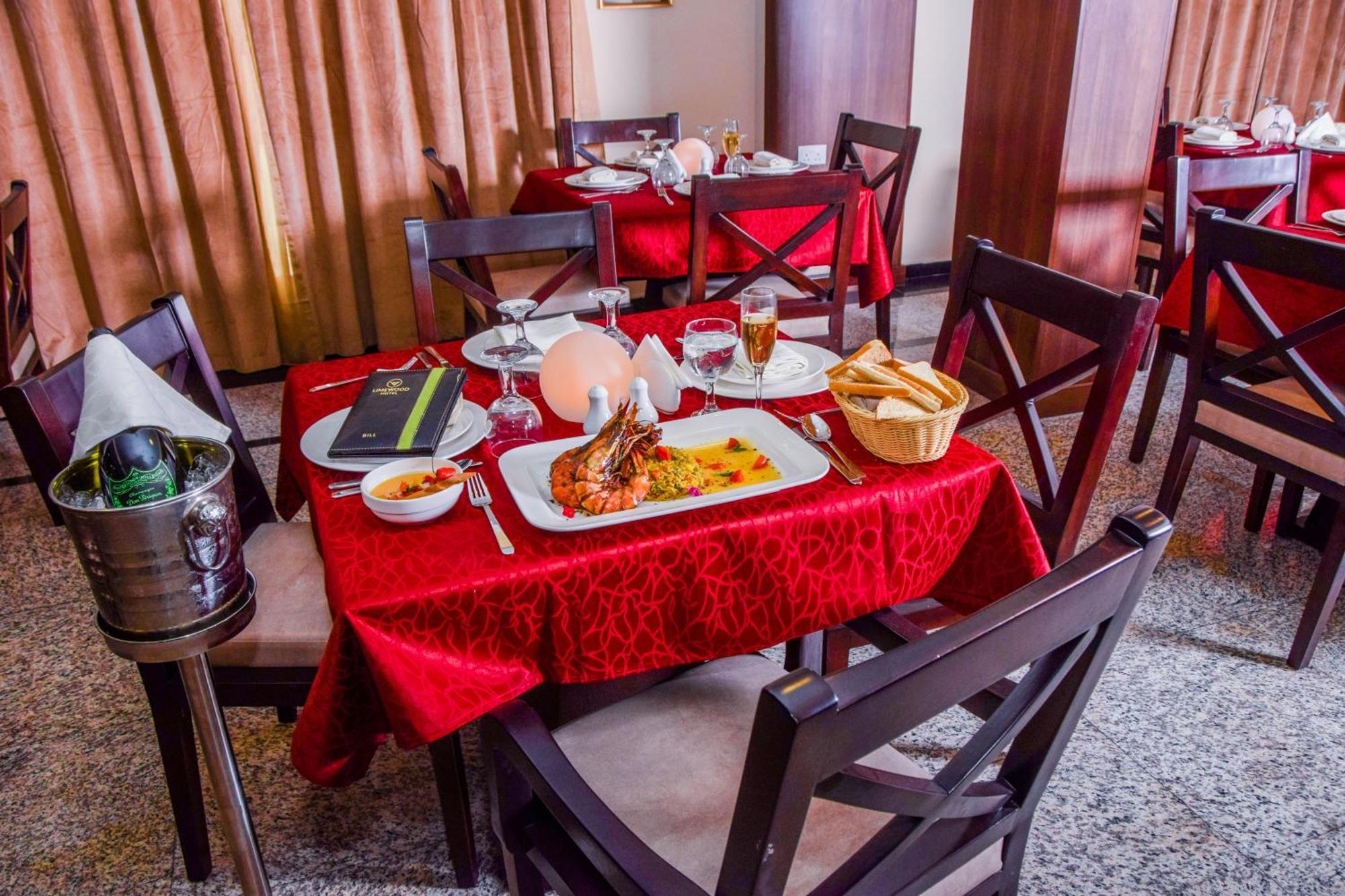 Limewood Hotel Port Harcourt Buitenkant foto