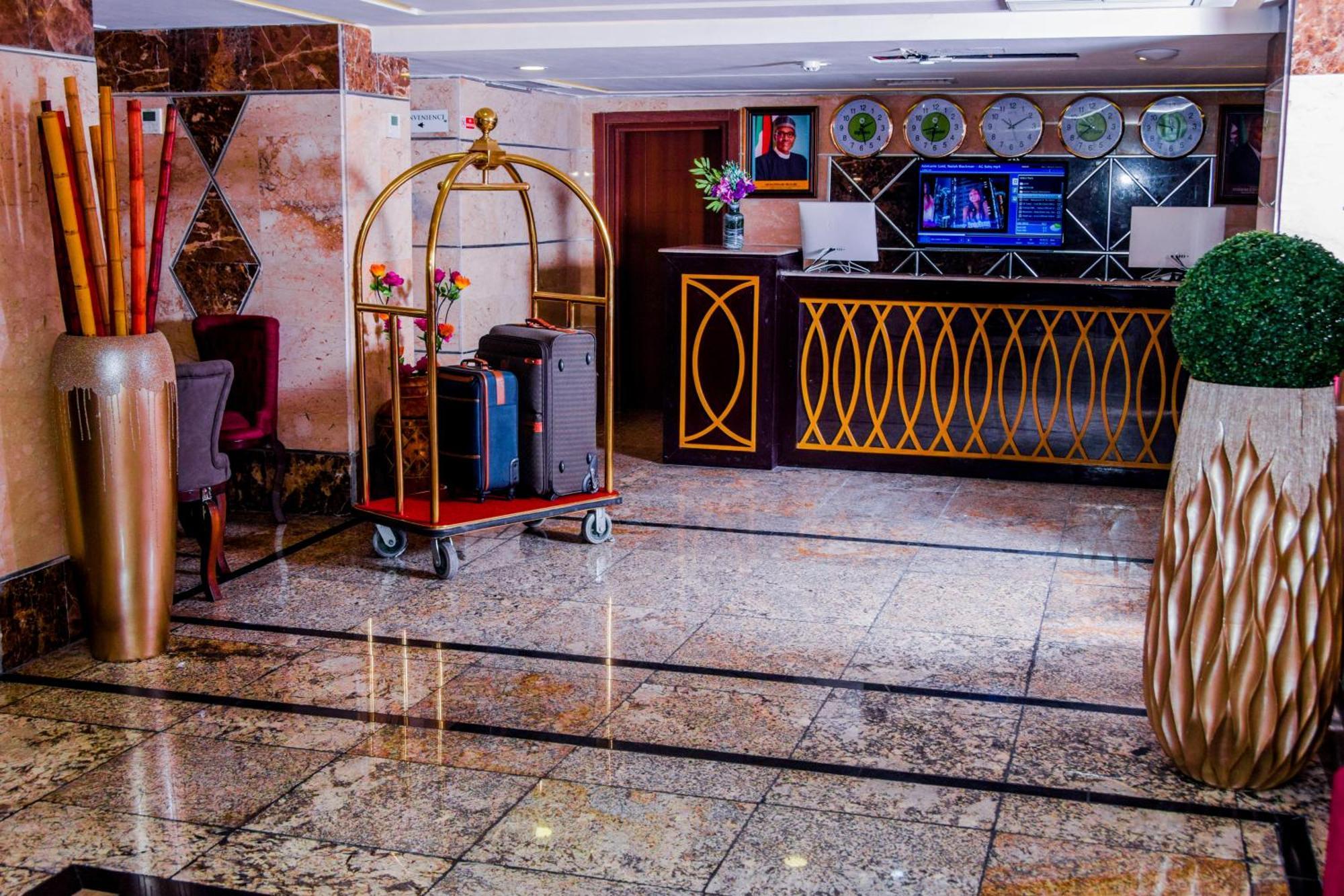 Limewood Hotel Port Harcourt Buitenkant foto